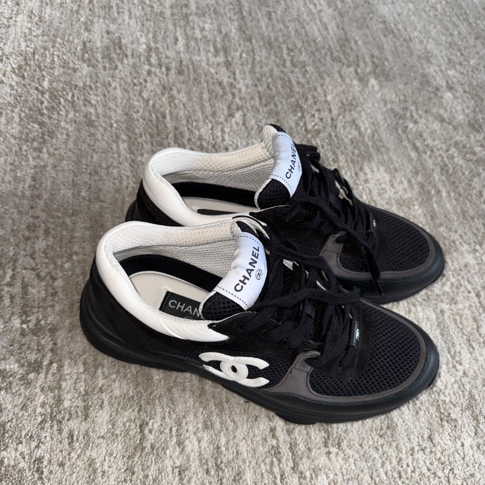CHANEL Mesh, Suede Calfskin & Grained Calfskin sneakers in black and whitE - Picture 2 of 5